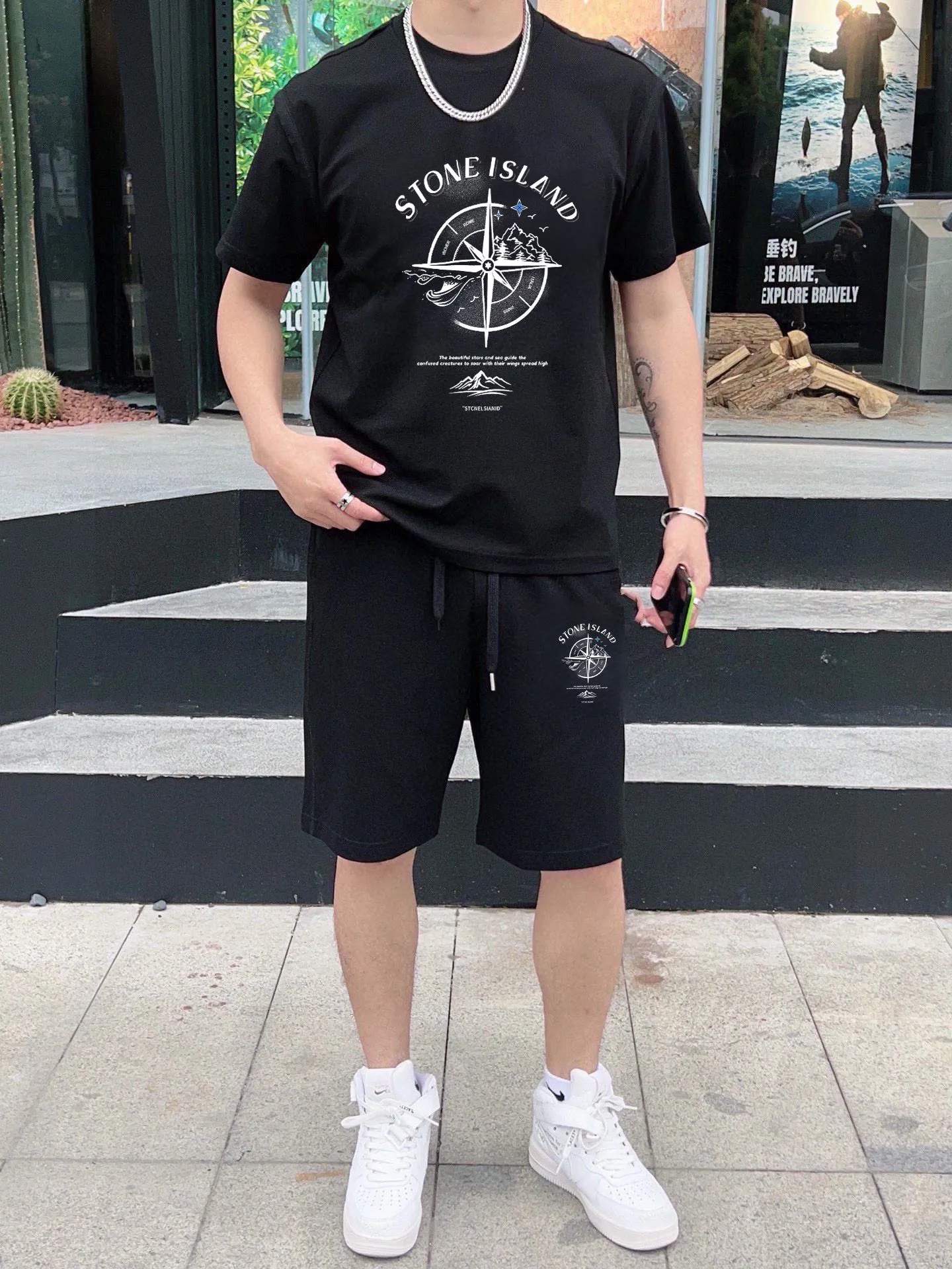P290 Brand [Stone Island] 2025 new men’s short-sleeved shorts suit! Synchronous sales on the official website! High-end version on the market! It feels delicate and soft! Make you more comfortable to wear! The draped silhouette is awesome! Size: M-5XL (please state your height and weight when placing an order)
